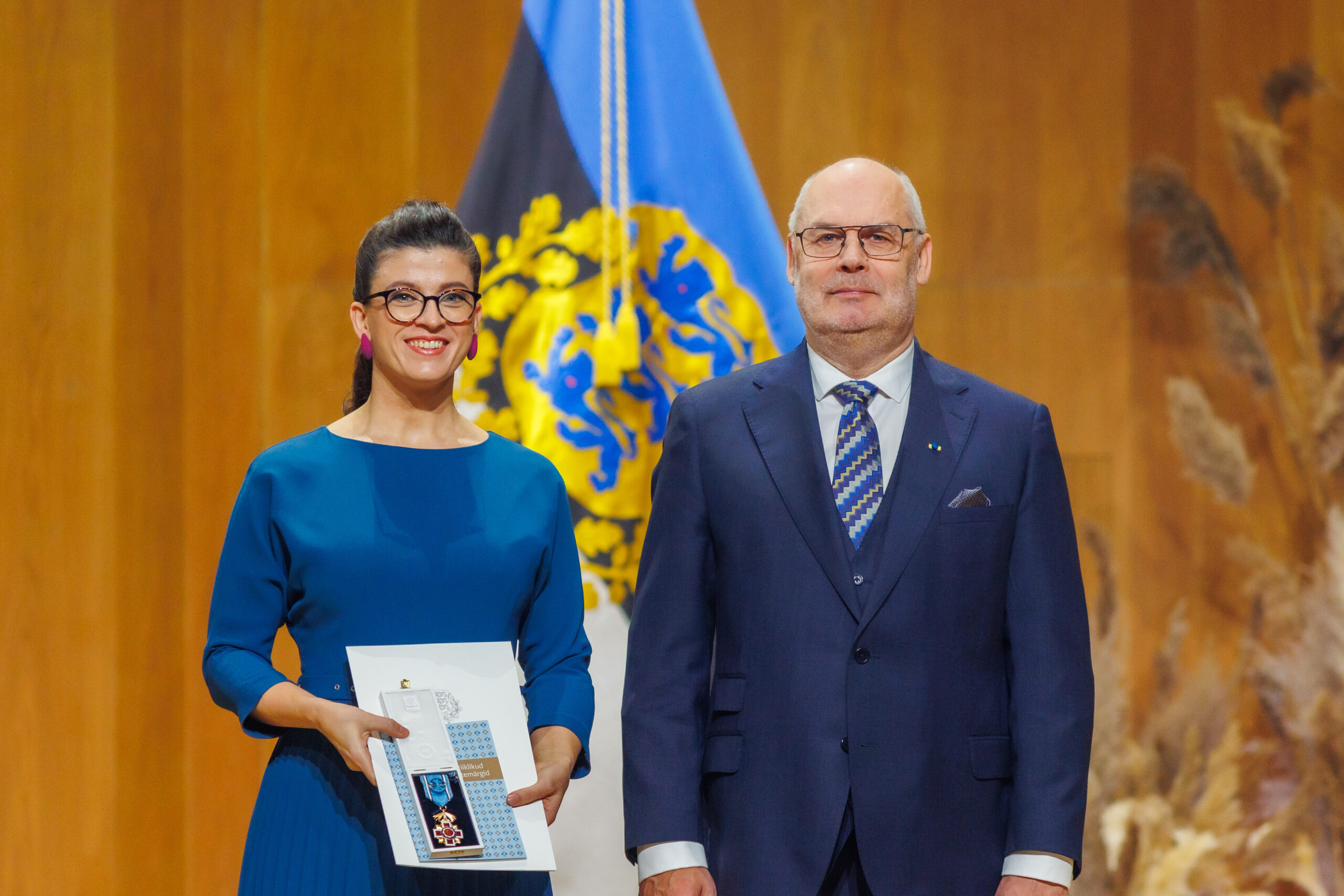 Kristiina Treial ja president Alar Karis. Foto: Arno Mikkor, Vabariigi Presidendi Kantselei